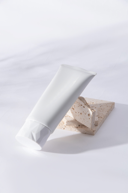 水润控油温和氨基酸洗面奶图片