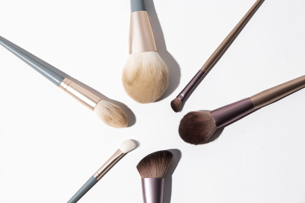 化妆刷刷头近景高清图版权图片下载