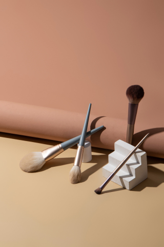 白色楼梯摆件彩妆刷实拍图