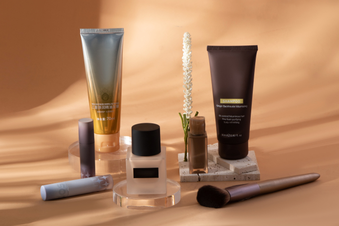 完美妆容实用化妆品实拍图