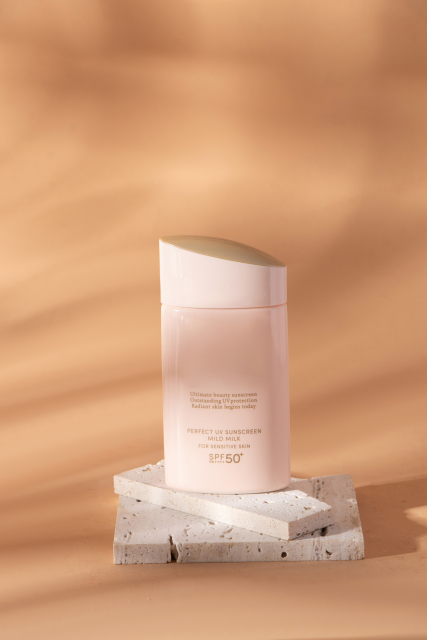 防紫外线补水保湿防晒霜高清图