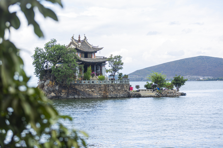 湖心凉亭夏日好去处高清图版权图片下载