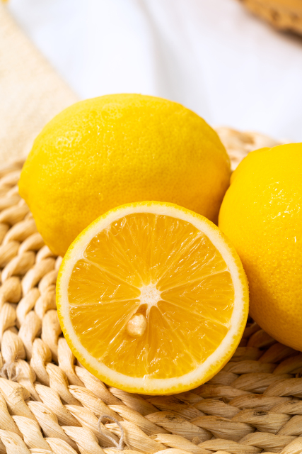 黄皮柠檬切片近景高清图