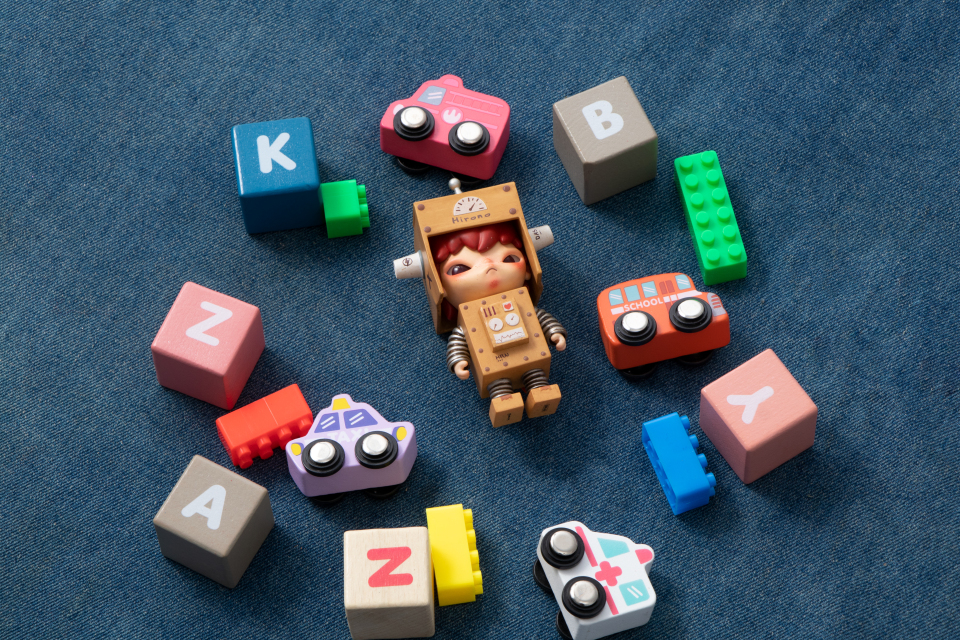 字母小车彩色积木高清图