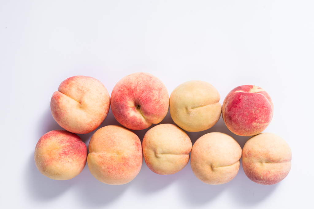 整齐排列的脆桃俯拍高清图版权图片下载