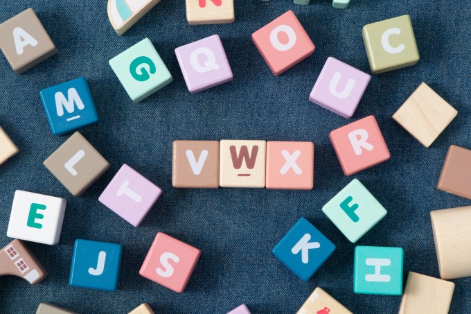 木质积木亲子教育游戏高清图