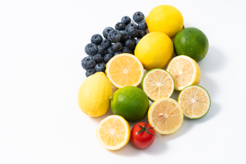 柠檬蓝莓新鲜水果摆拍图