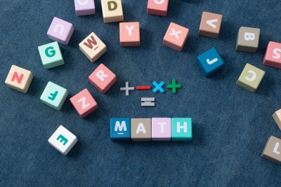 幼儿教育认识字母玩具高清图