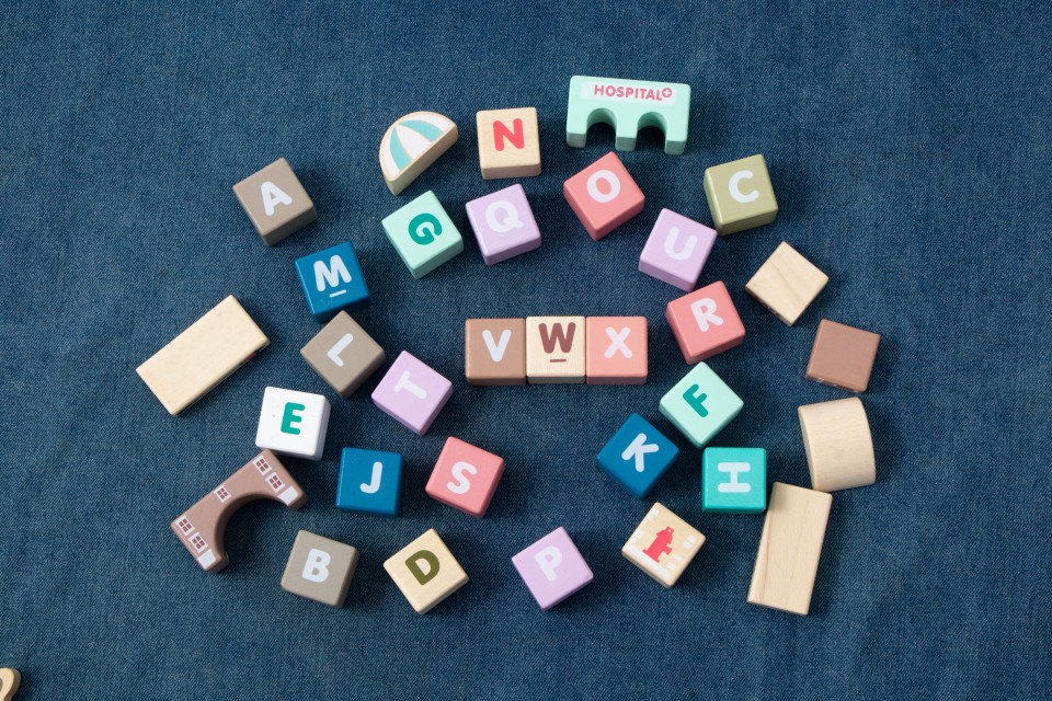 木质彩色儿童积木套装高清图