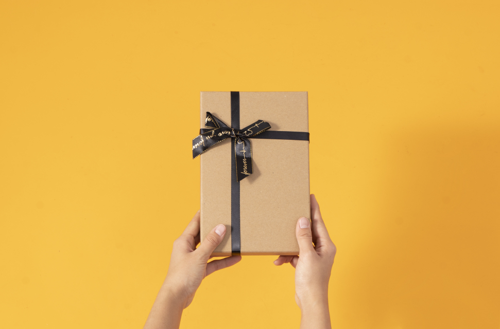 简约生日礼物包装盒实拍图