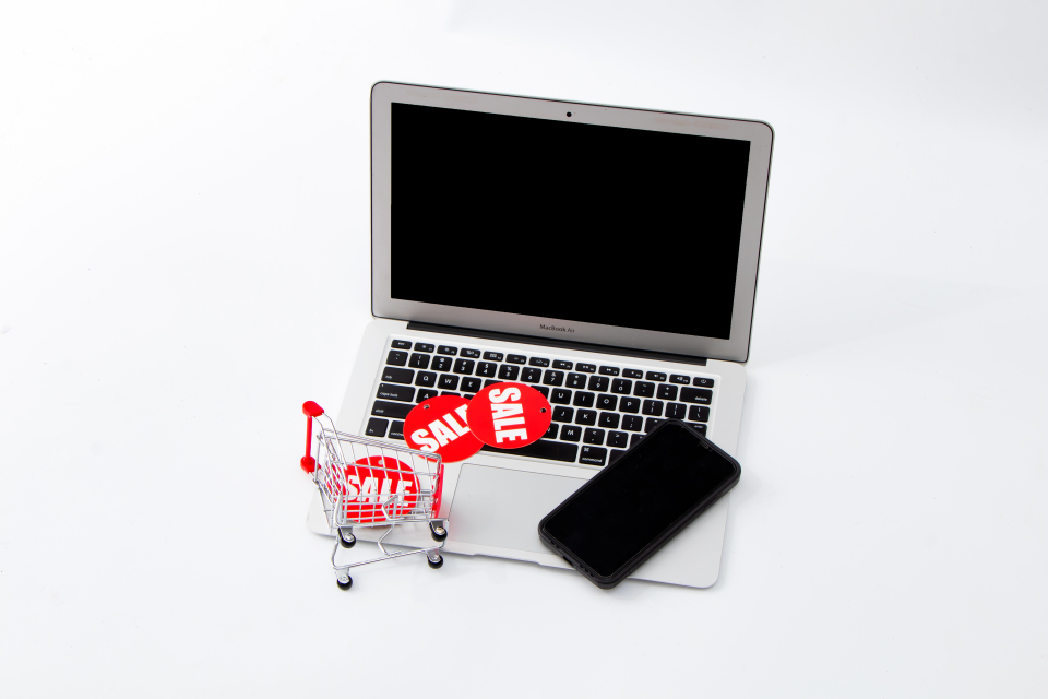 电子产品特价活动实拍图