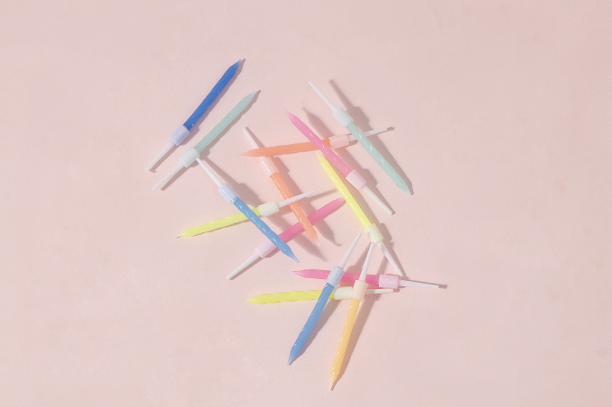 创意可爱蜡烛多色混合实拍图