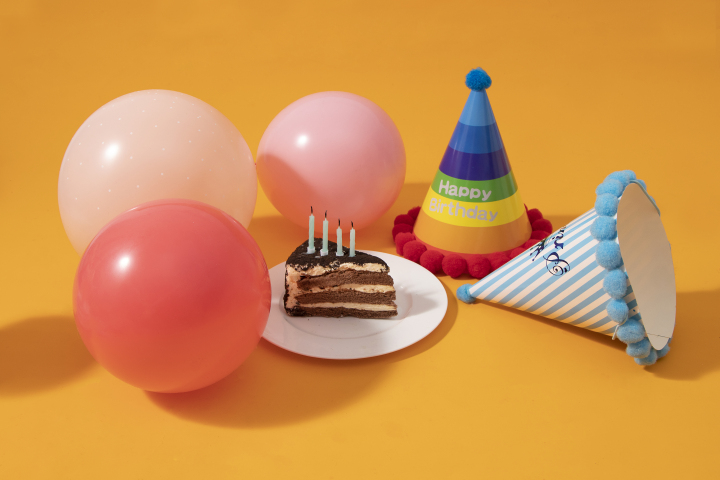生日派对装饰帽气球蛋糕高清图版权图片下载