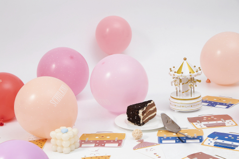 场景装饰气球派对蛋糕实拍图