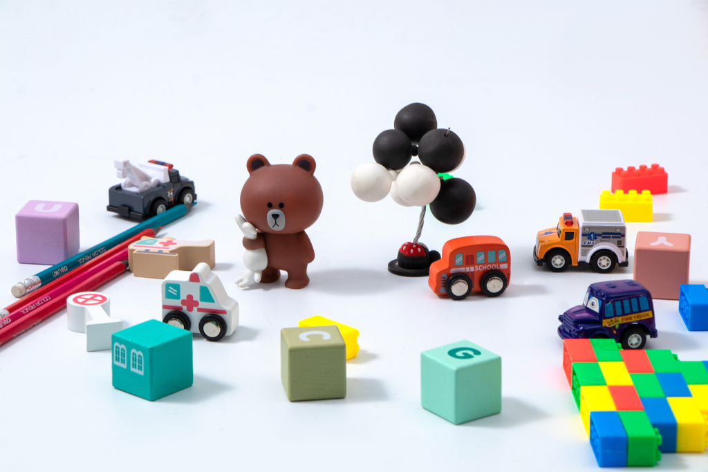 可爱小熊盲盒积木摆件高清图版权图片下载