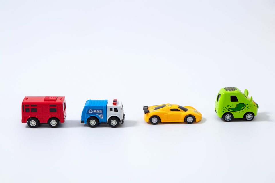 儿童惯性耐摔小汽车实拍图