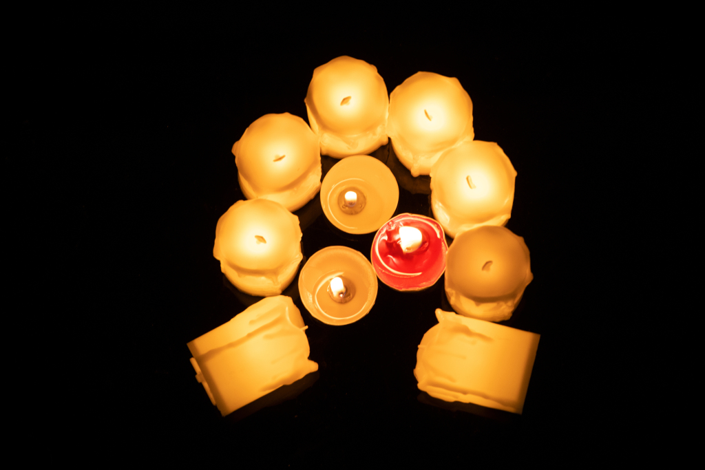 纪念祝福祭祖烛火蜡烛实拍图版权图片下载