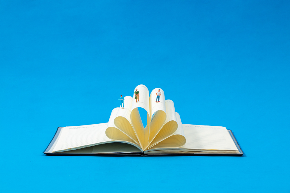 纸张仿真模型小人远景实拍图