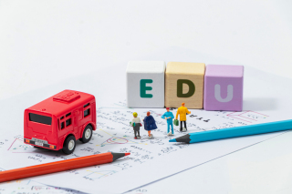 彩色小人偶模型实拍图