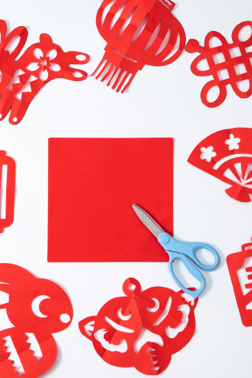 新年春节手工窗花剪刀剪纸实拍图