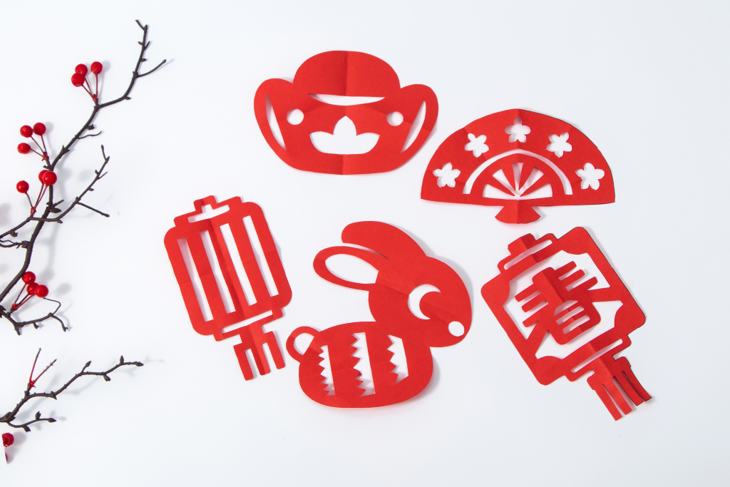 仿真果子树枝兔年窗花实拍图版权图片下载