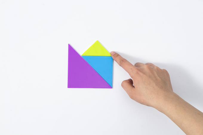 手指着三角板教学高清图