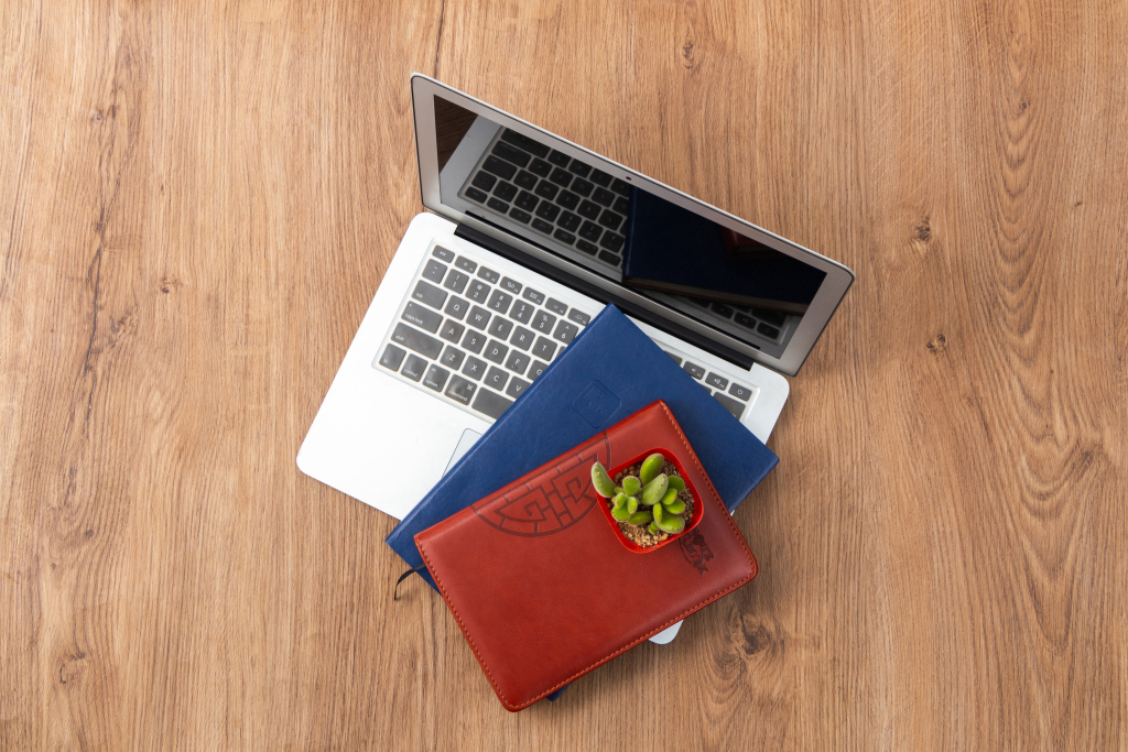 办公专用设备本高清图版权图片下载