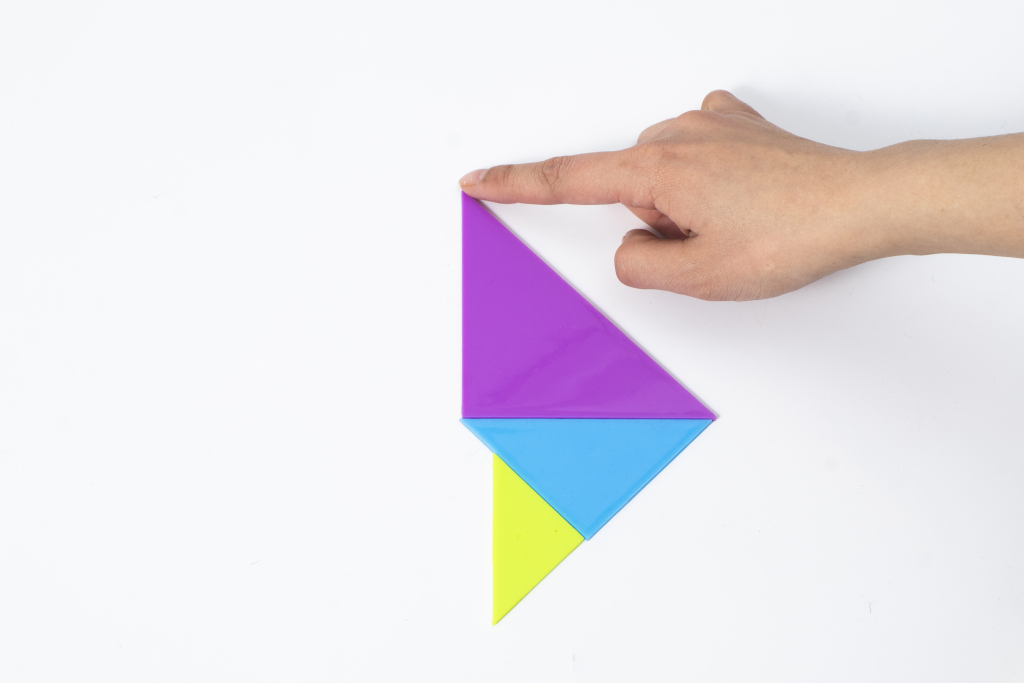 彩色三角板拼接玩具实拍图版权图片下载