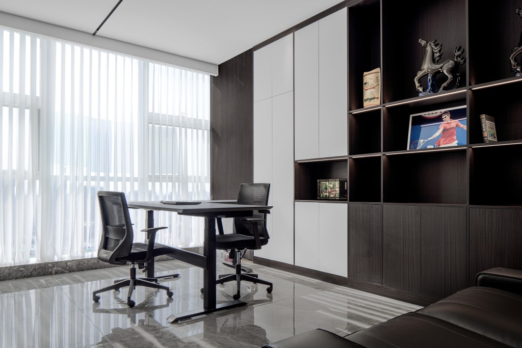 老板办公室极简装修实拍图版权图片下载