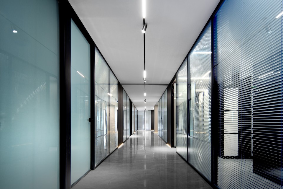 商务精英办公室走廊高清图