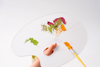 油画绘画工具调色盘实拍图