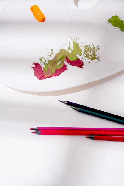 绘画颜料调色近景实拍图