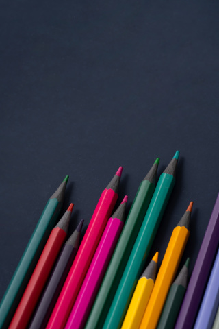 红色系美术绘画铅笔高清图