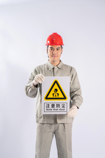 劳动工人戴安全帽高清图