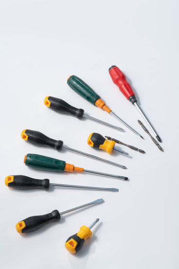 各色各型号螺丝刀摆拍图
