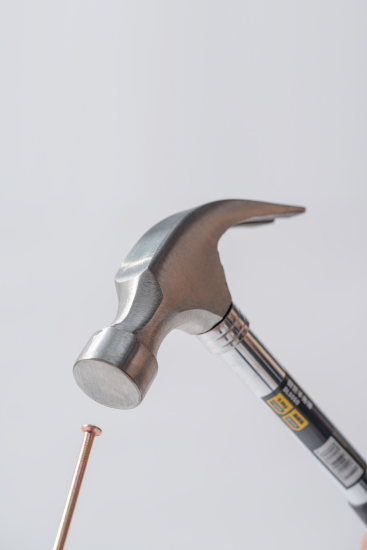 日常工具钉锤钉钉子实拍图