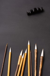 棕色笔杆毛笔工具图