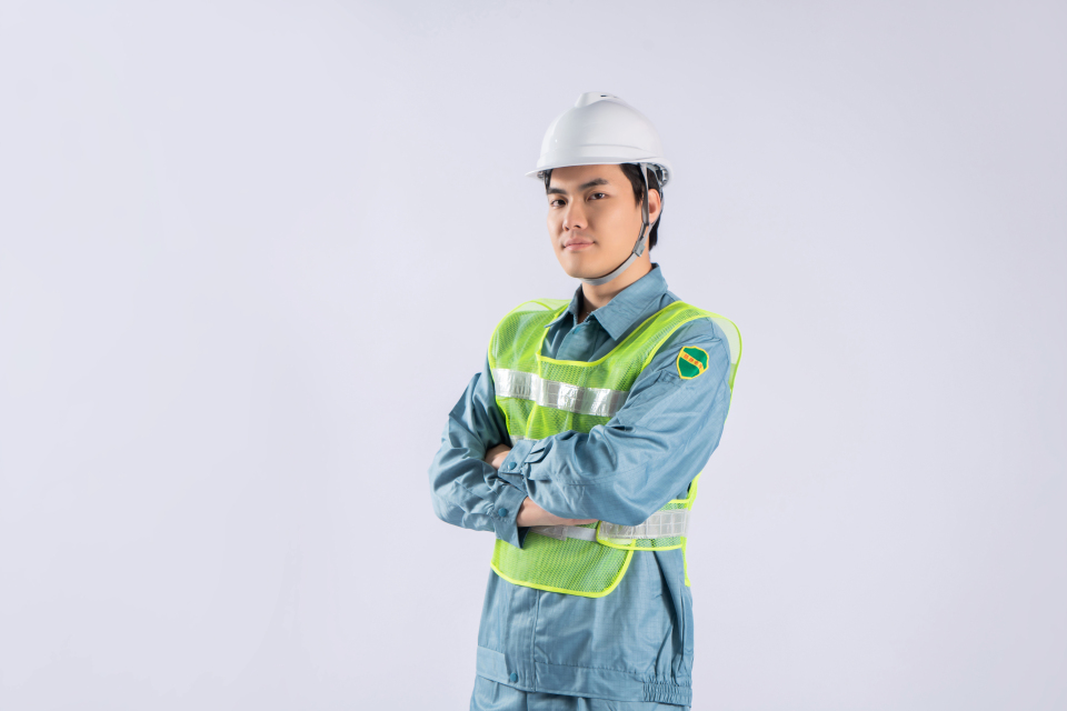 工地安全监督员近景实拍图