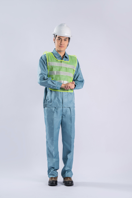 工地高级技术人员实拍图