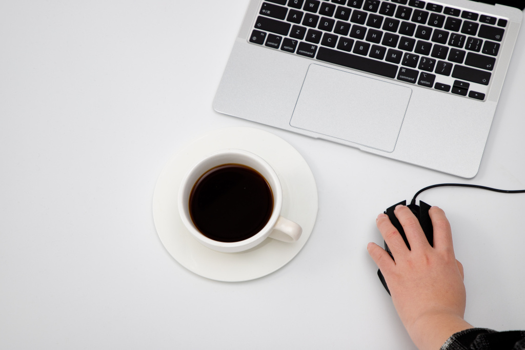 简约办公环境咖啡下午茶版权图片下载