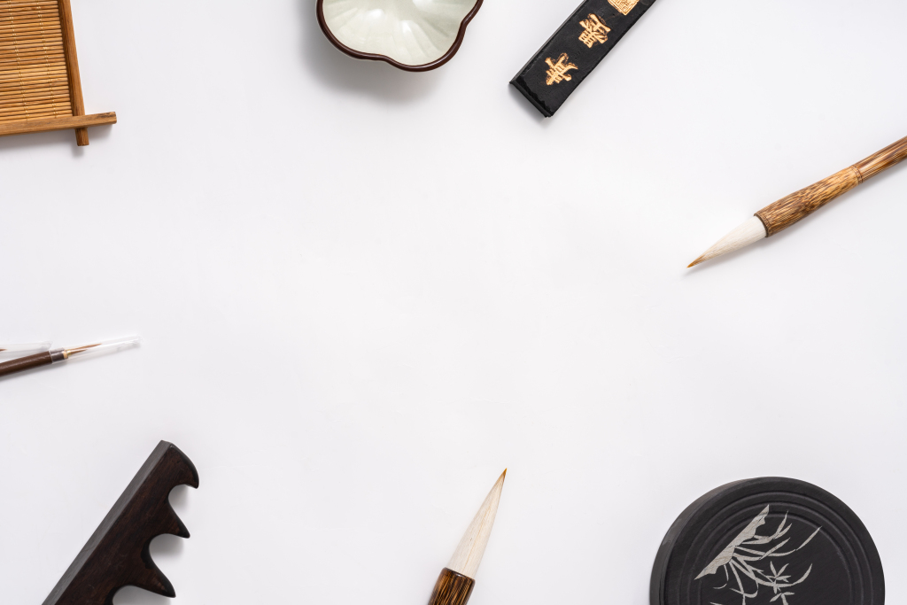 创意文房四宝散落摆放实拍图版权图片下载