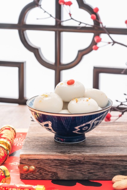 节日传统小吃汤圆实拍图