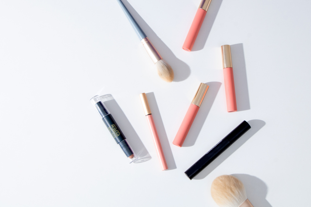 电商好用化妆工具实拍图版权图片下载