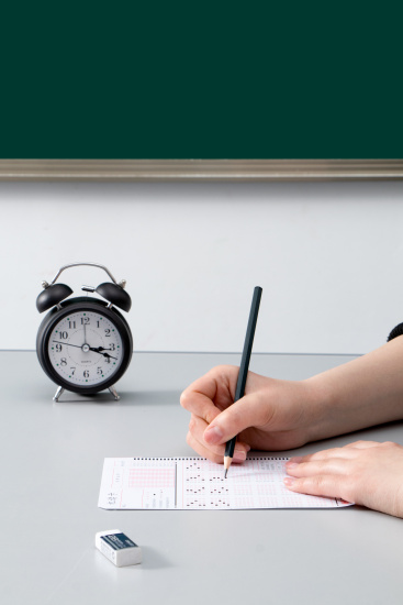 教室计时期末考试实拍图