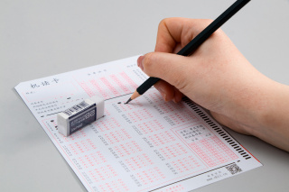 考生规范答题卡使用实拍图