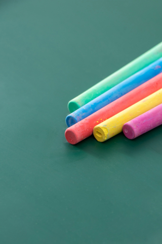 无粉尘多色儿童粉笔实拍图