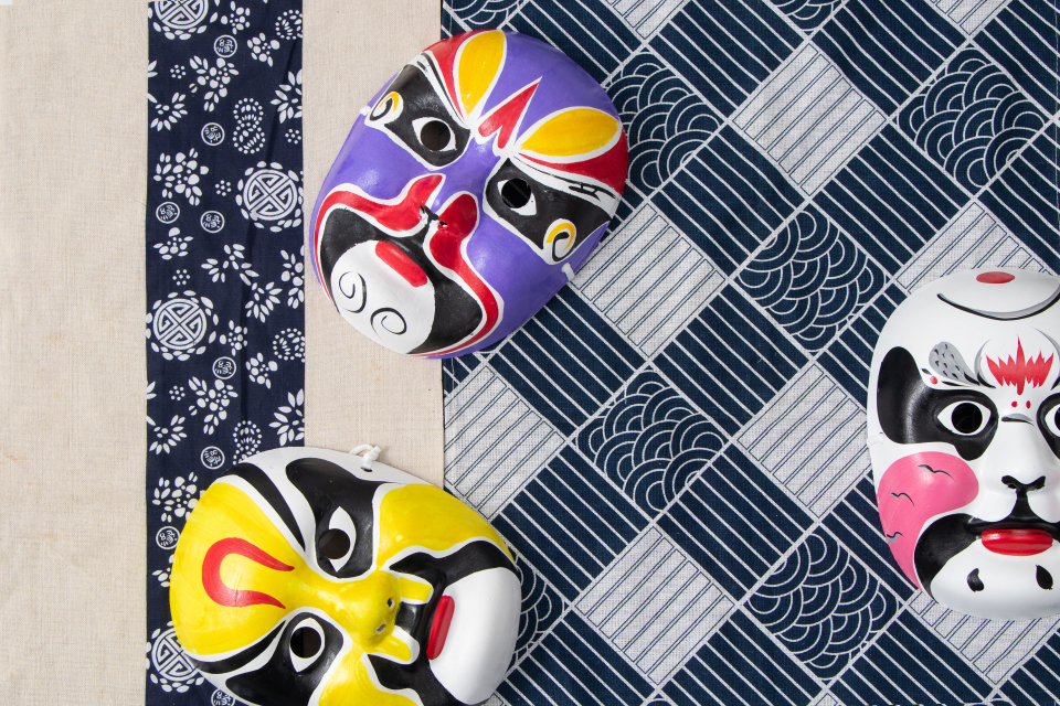 传统戏剧手绘脸谱道具高清图