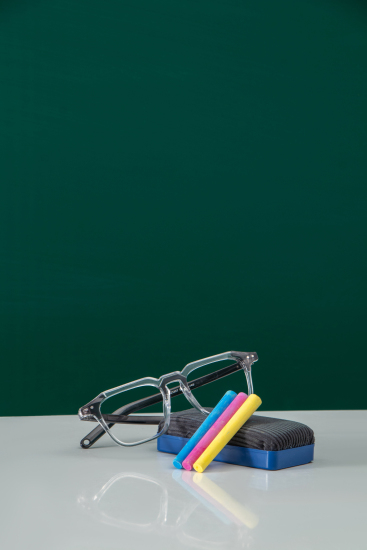 课堂教学书写粉笔工具实拍图