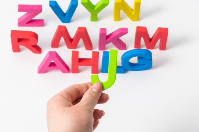 彩色字母积木用具高清图