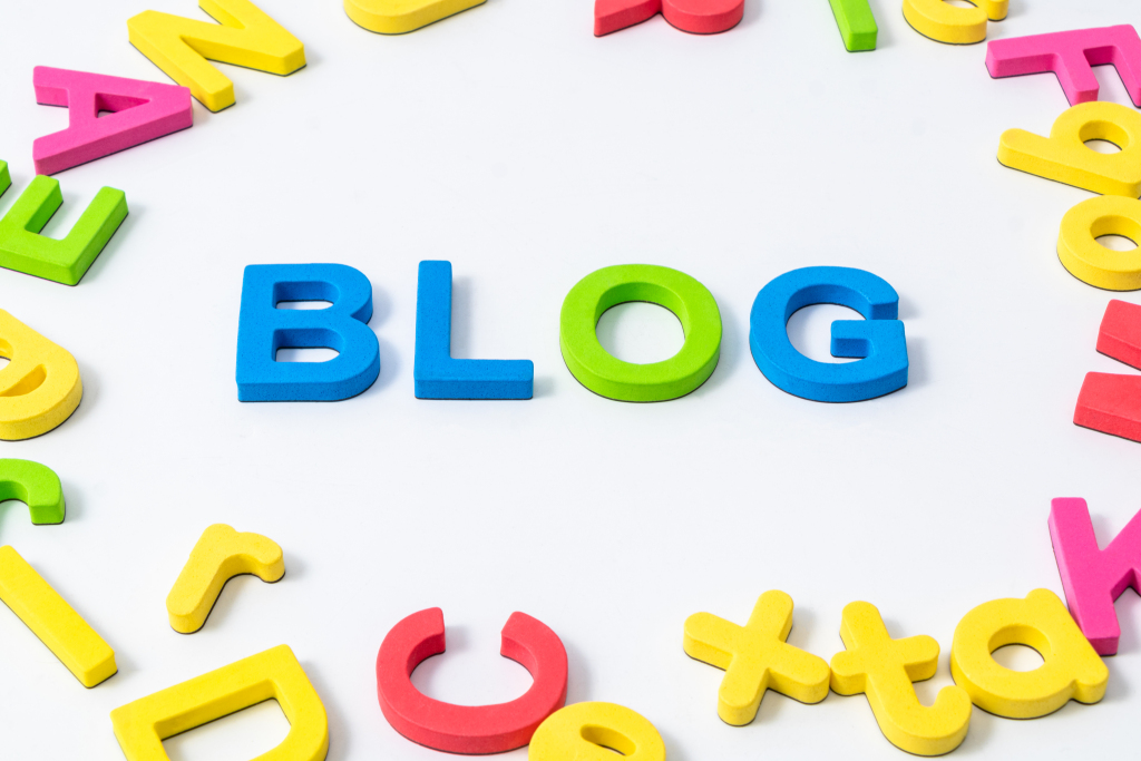 英文字母积木环绕单词高清图版权图片下载